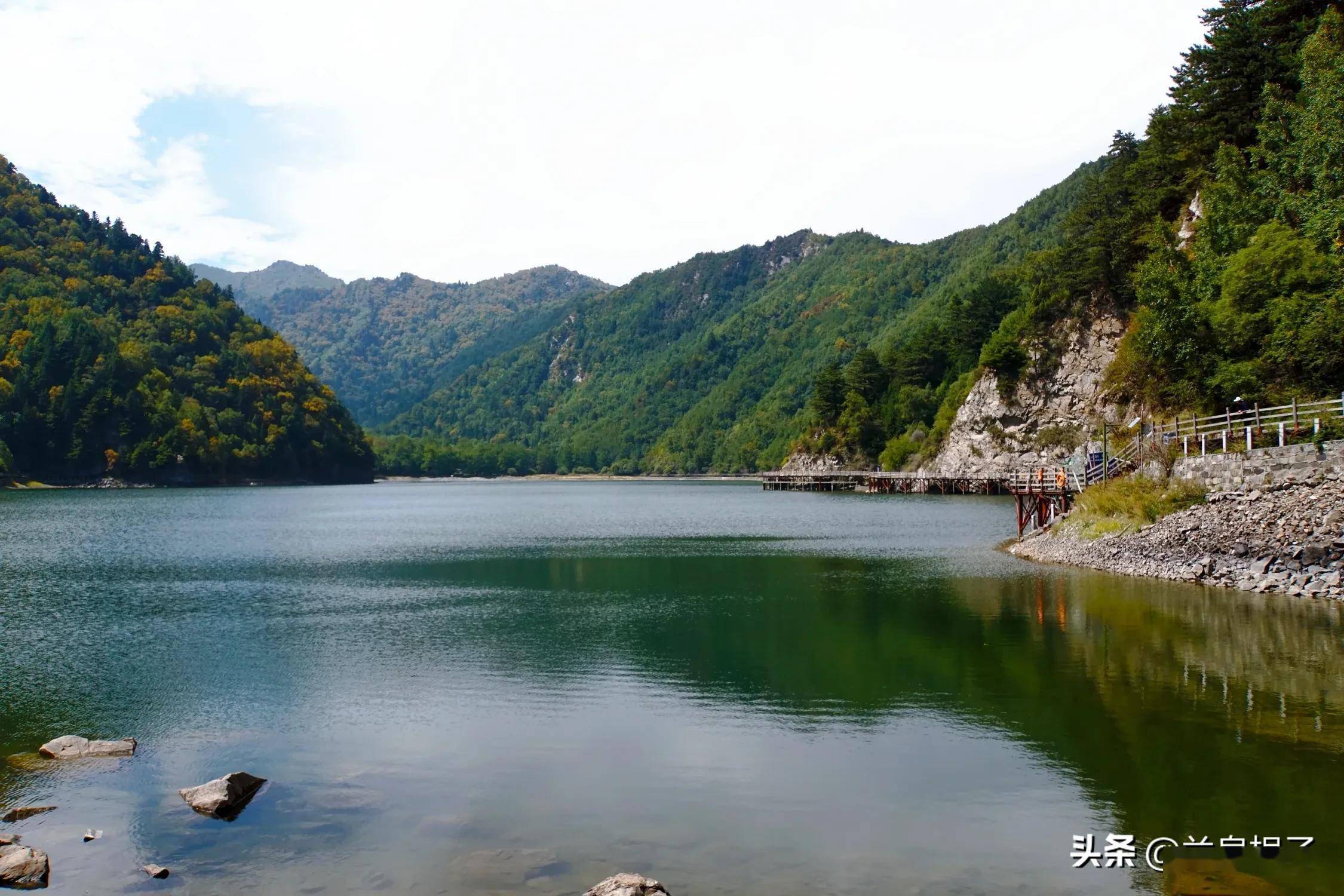 秋日的孟达天池也很美