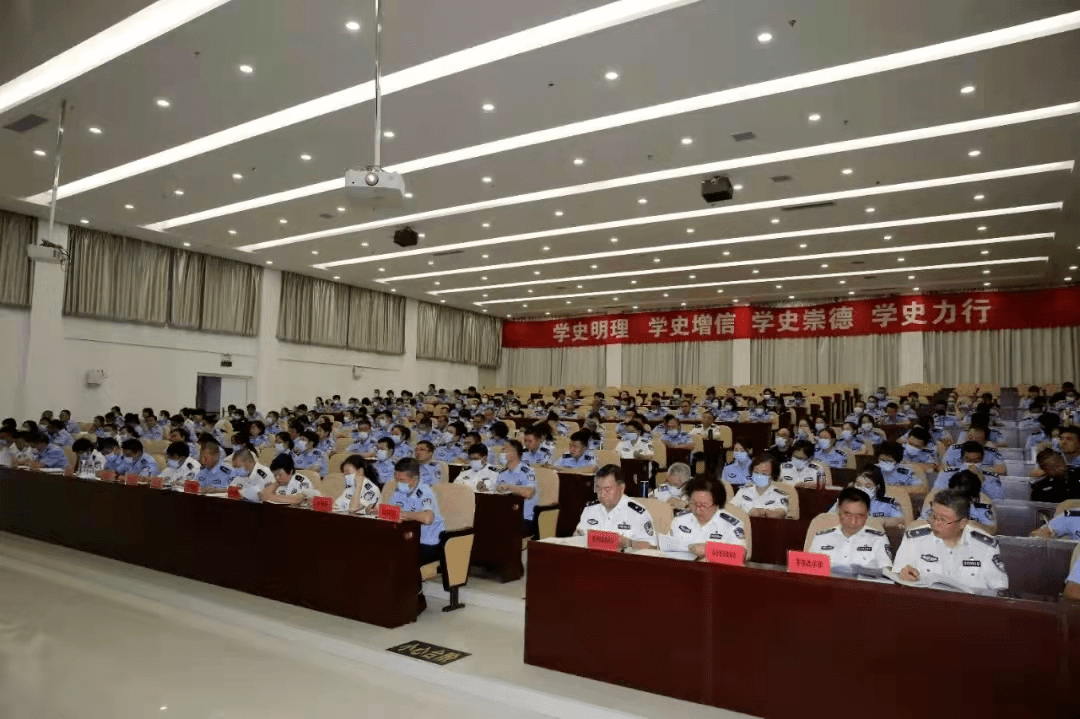 由党委书记苏和生任组长,党委副书记,院长李永林任常务副组长兼任办公