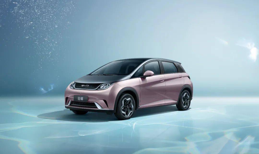 灵感|时尚圈的新物种,一只“海豚”的潮流单品“上位”史