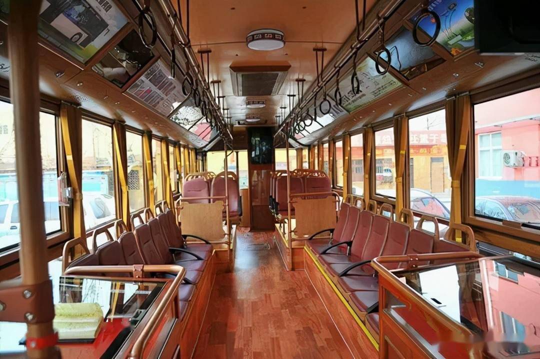 坐上邯郸的复古铛铛车带你秒回民国