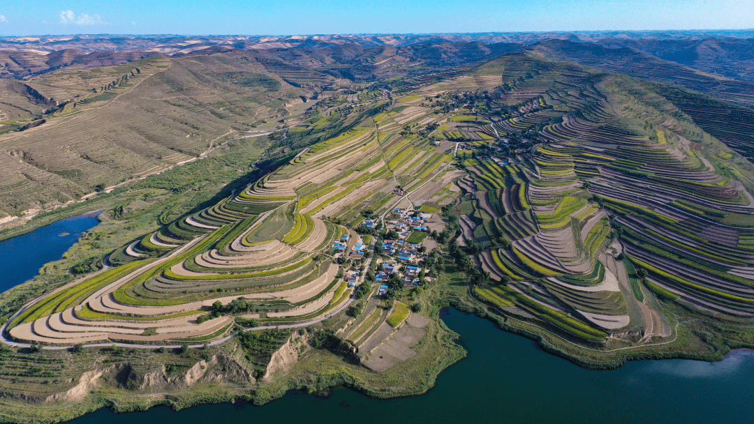 组图| 秋日震湖