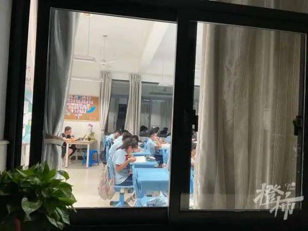 自习时间|杭州各初中开启晚自习，有学校急聘食堂阿姨