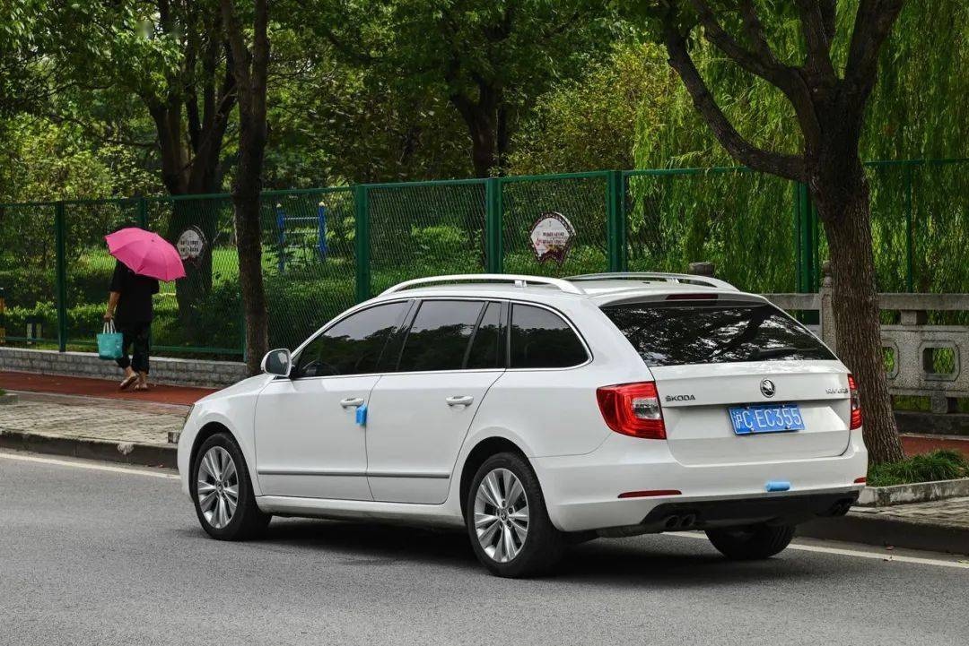 路试笔记德系进口旅行车年均7千低里程斯柯达速尊