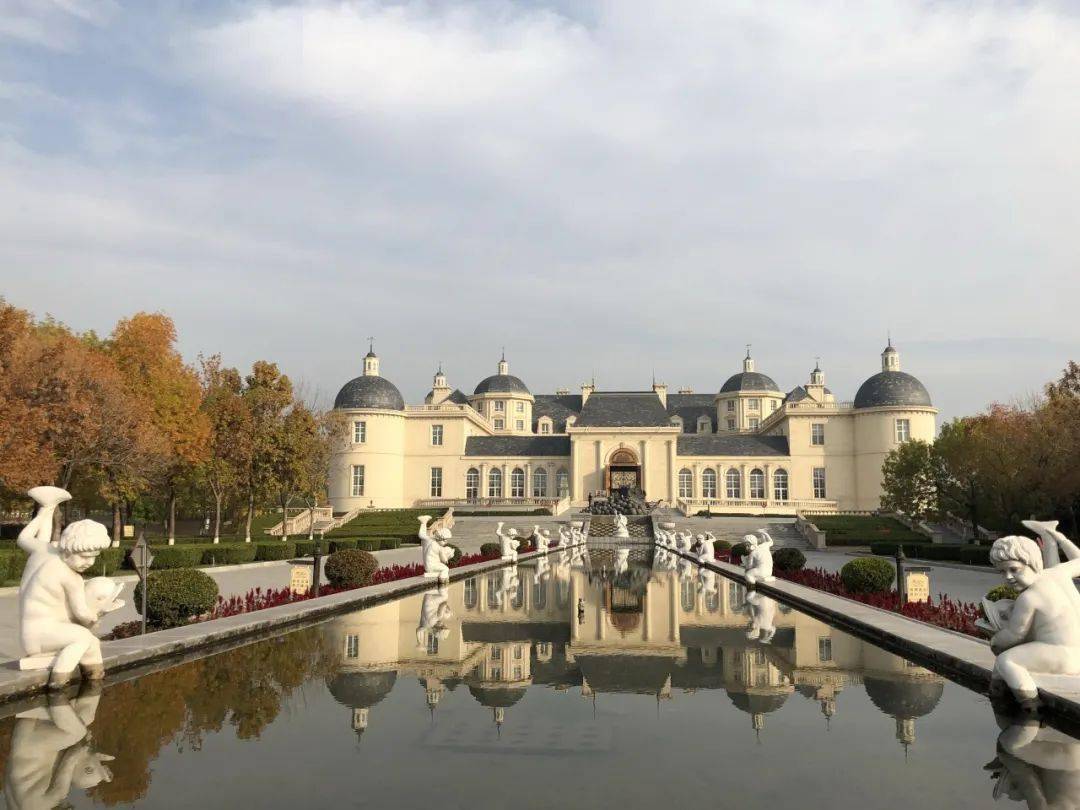 线路一:镇北堡西部影视城—志辉源石酒庄—贺兰晴雪酒庄—漫葡小镇.