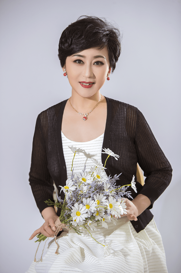 静水深流执著弘扬越剧艺术访戚派名旦金静