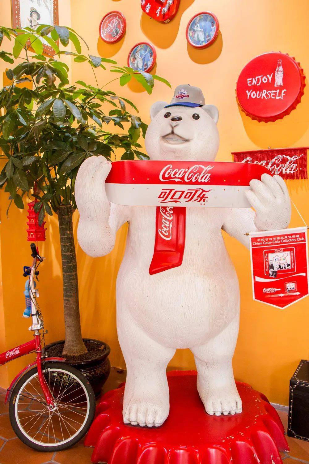 番茄zui喜欢进门迎接的这只大白熊,憨厚可爱,看到它感觉一整天都会有