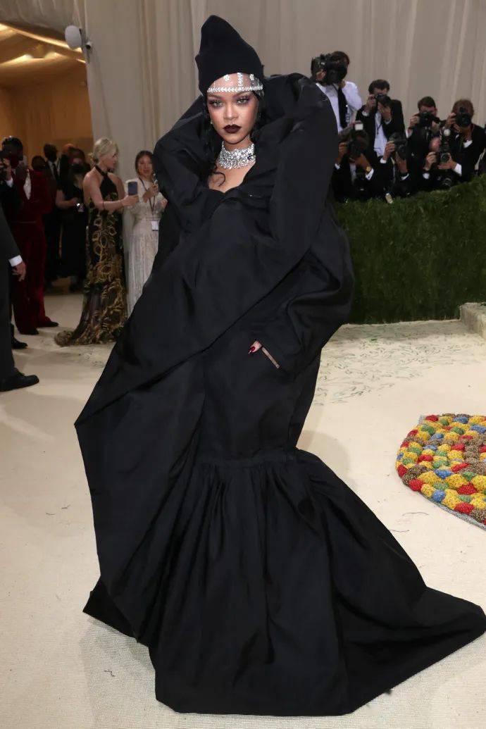 Fashion|笑到捶地，这是我见过最吊炸天的奇葩时尚...