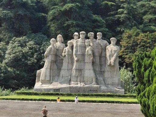 暑期社会实践 沁园书院九九归一实践小队寻访南京雨花台烈士陵园 探究红色文化 中夏
