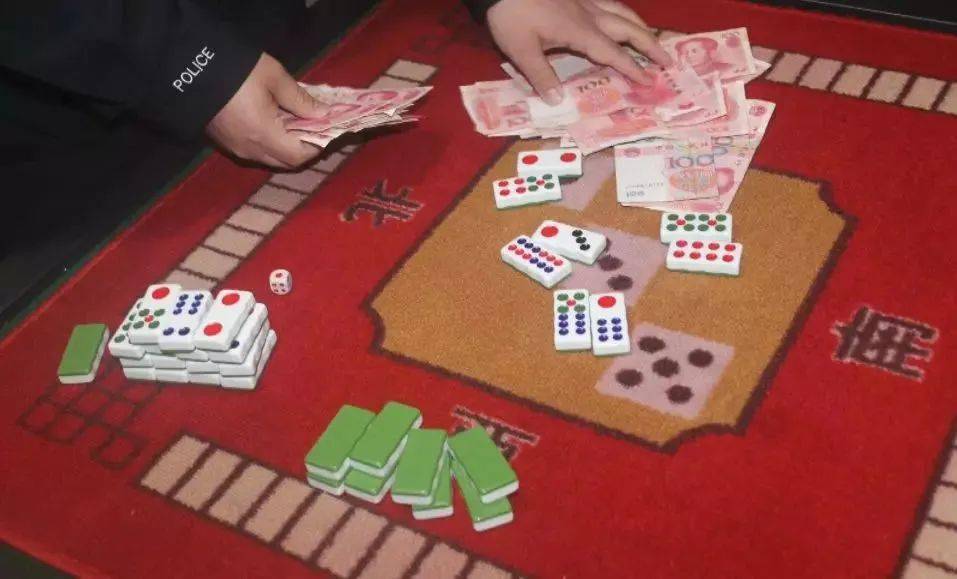 赌场内做合利;熊某,郑某,韦某义在 赌场内提供二维码供赌客置换现金