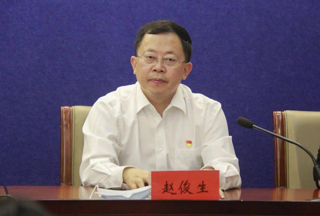 谢谢张县长.下面请赵俊生先生介绍有关情况.