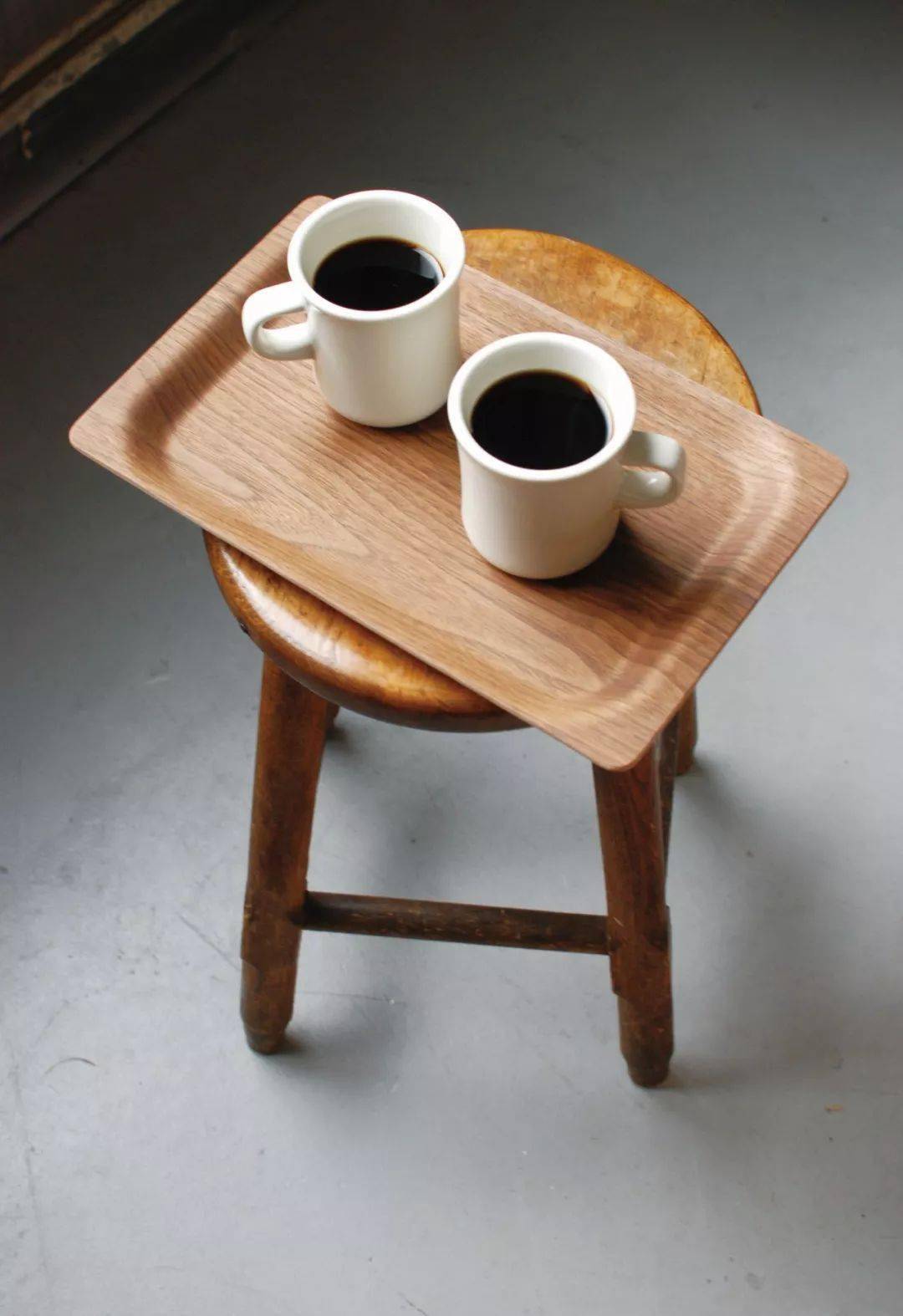 来欣赏一组清冷的日系风咖啡器具