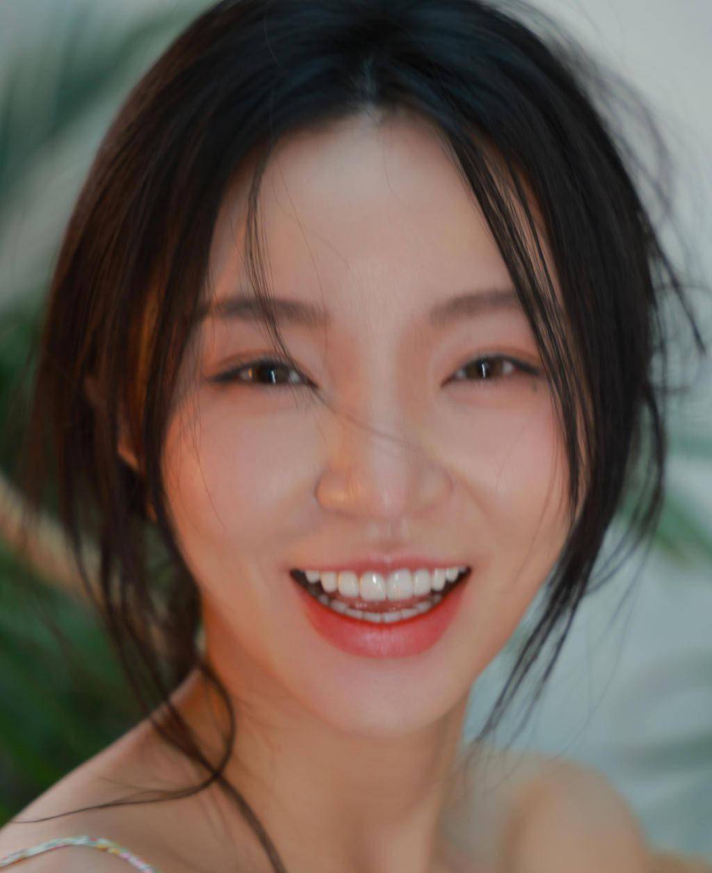 网红小潘潘再唱《女驸马》,风格大变发道歉声明,承认没忍住想哭