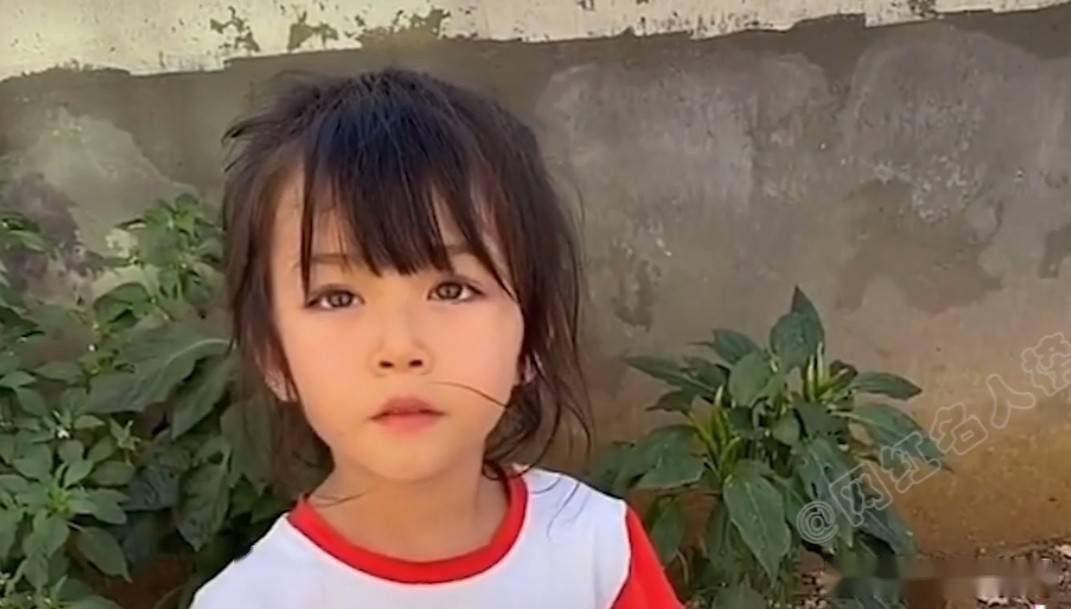 蓝妮妮:患罕见基因病,有稀世容颜却无自理能力,被誉为"失声天使"