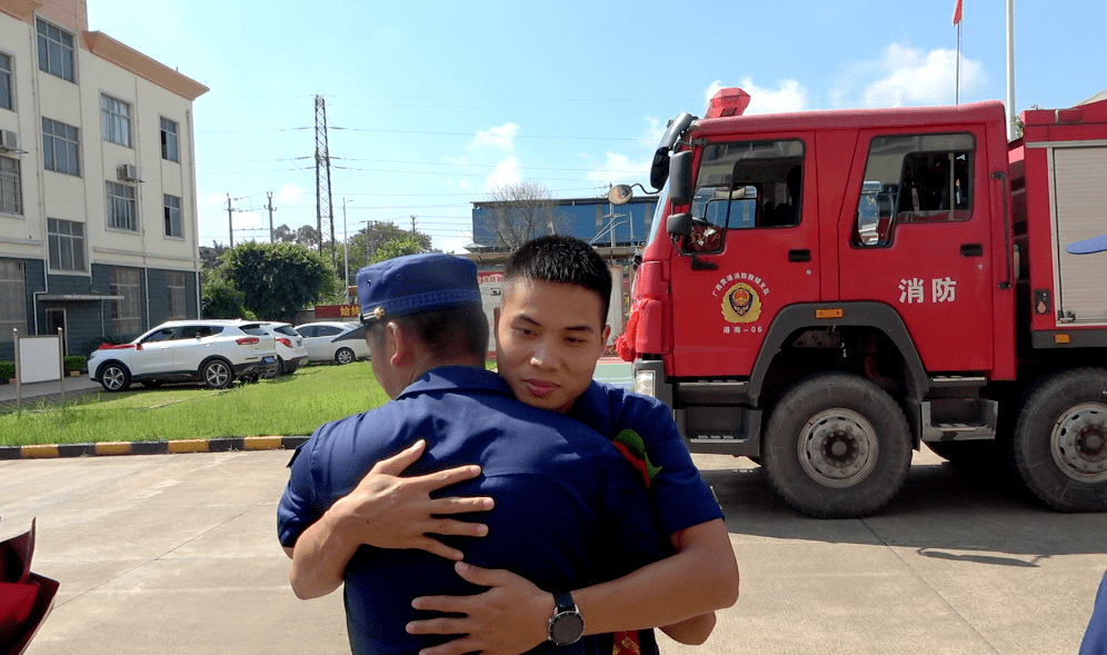 荣耀青春今天贵港3名消防员退出