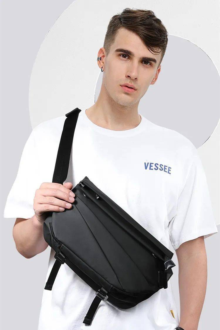 设计|让男人一见痴迷「巨能装」斜挎包！出街背它帅炸整条街