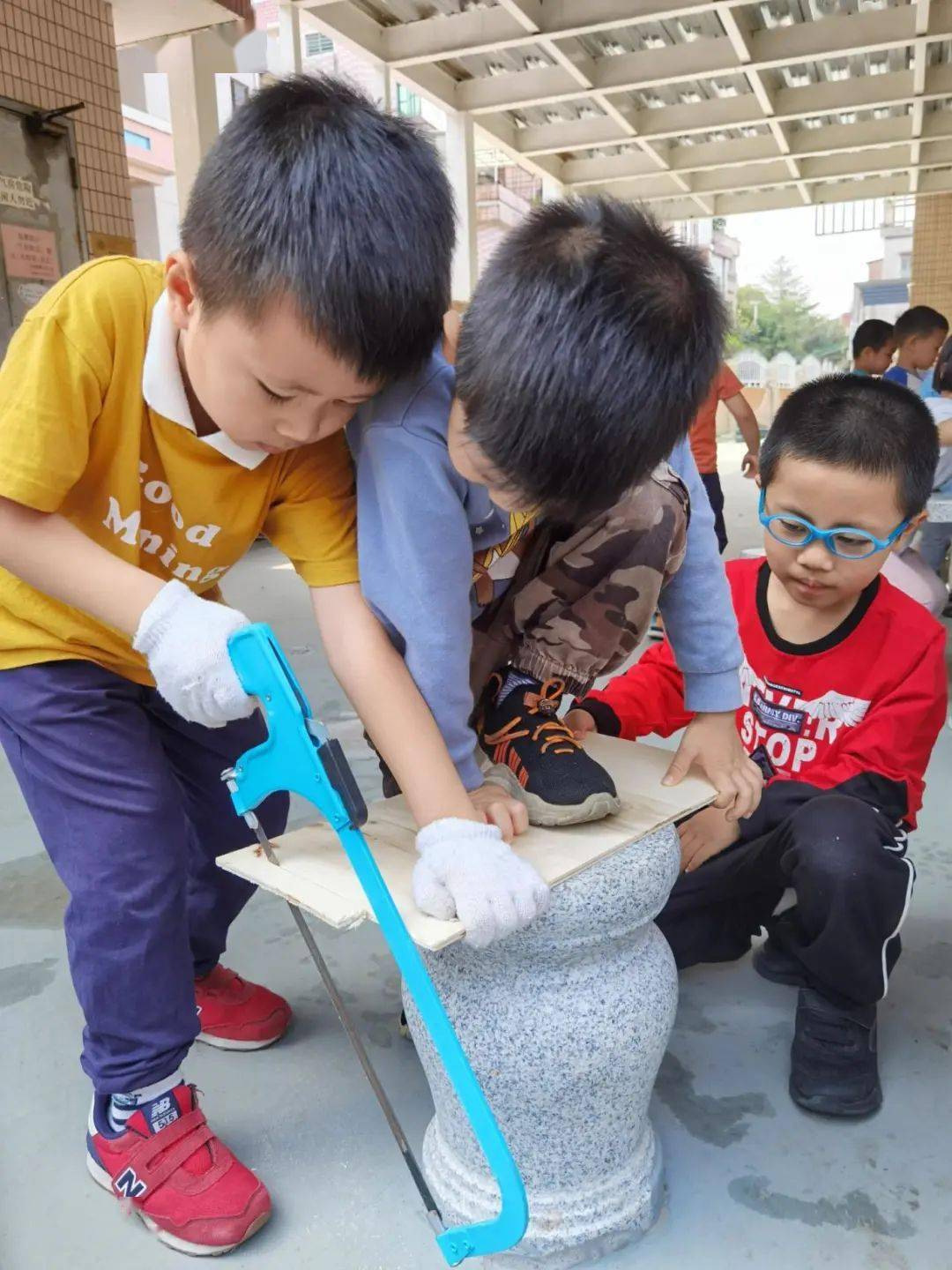 幼儿园保安招聘_新疆学校保安持证上岗 不得安排教师昼夜值班