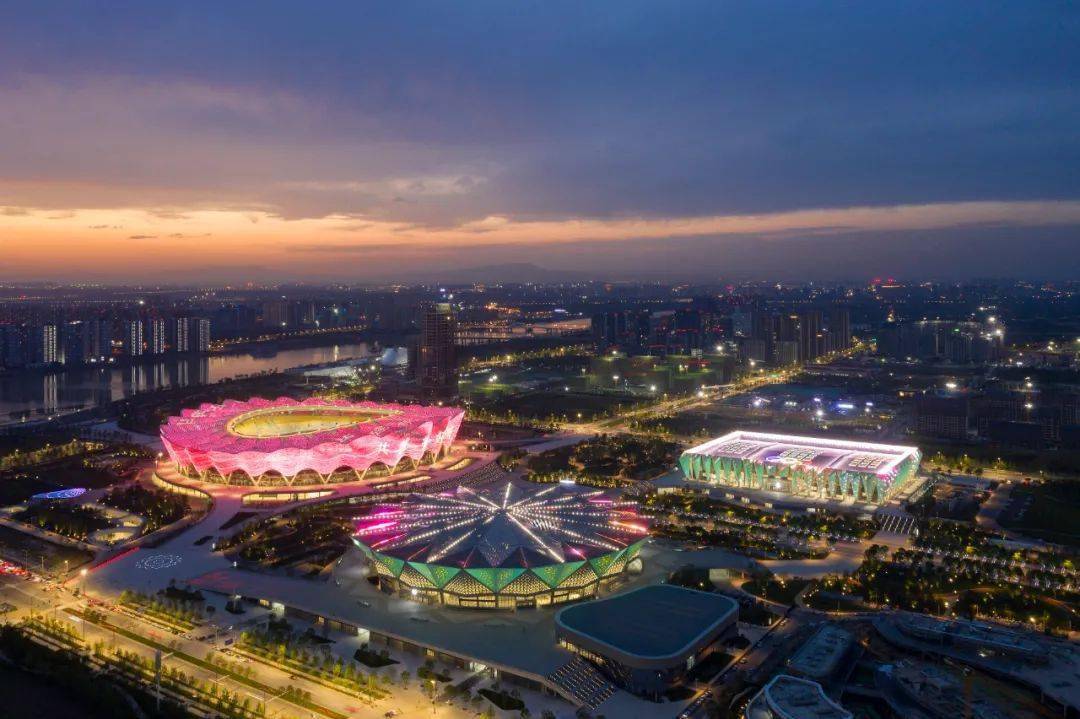 西安奥体中心"一场两馆"古都西安,鲜花似火.