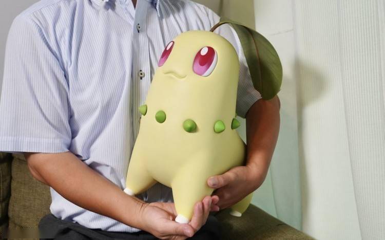 玩家自制精灵宝可梦等身菊草叶造型单只花瓶