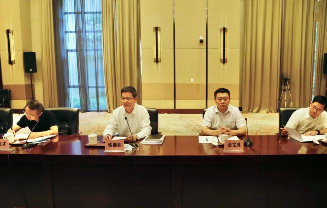 湖北省科技厅成果与区域处处长陈自才,副处长余翔, 武汉城市圈同城化