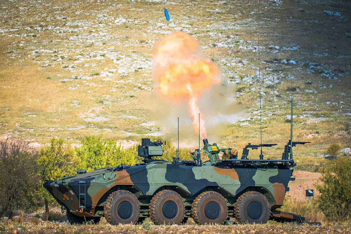 国产自动装填迫击炮亮相射击速度比人工装填增长数十倍