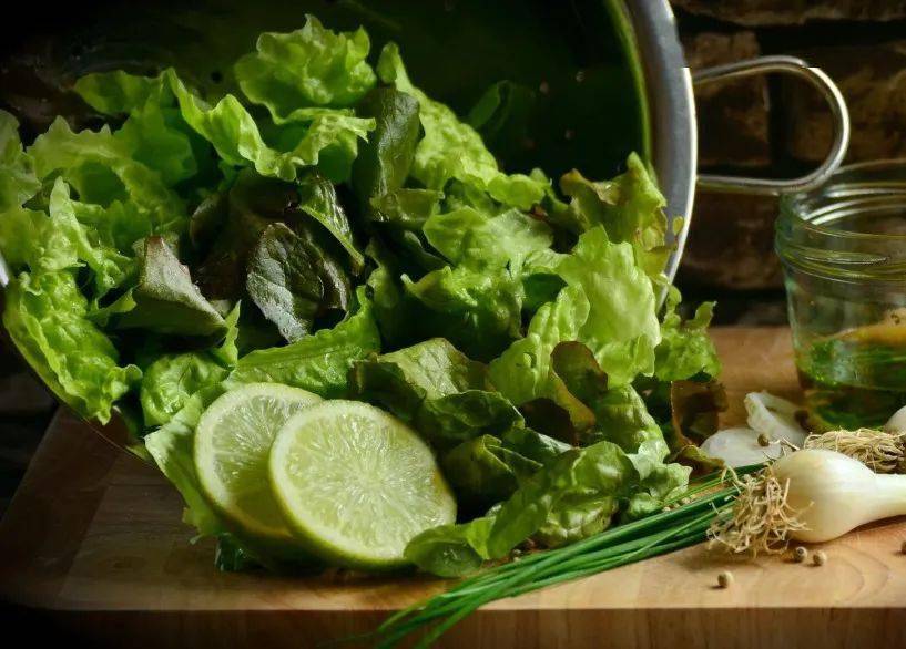 蔬菜|为什么我点两顿“轻食”就要再来一顿“麻辣烫”……