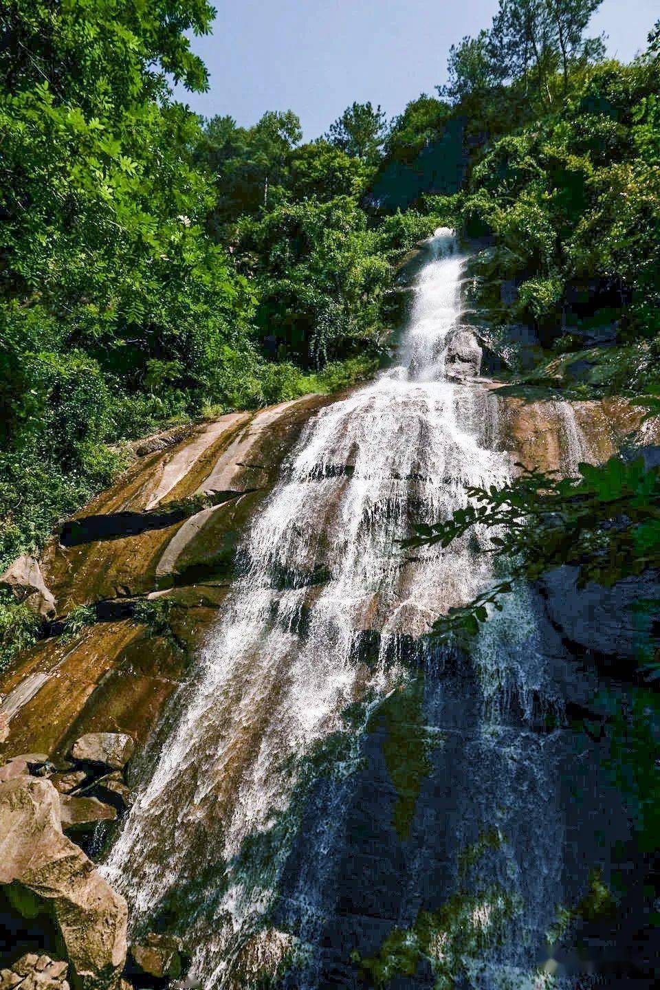 望仙谷的溪水飞瀑
