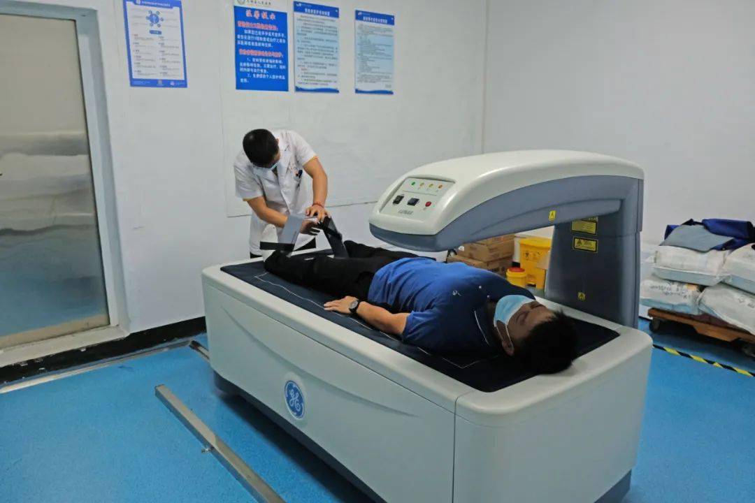 天柱县人民医院引进双能x线骨密度检测仪造福群众