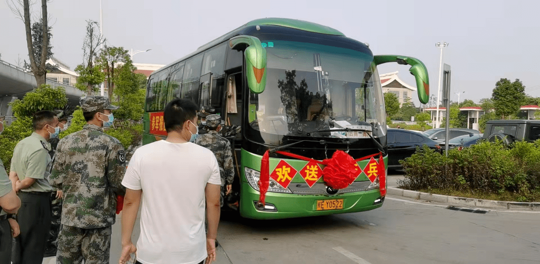 保障新兵运输,支持国防建设_车辆