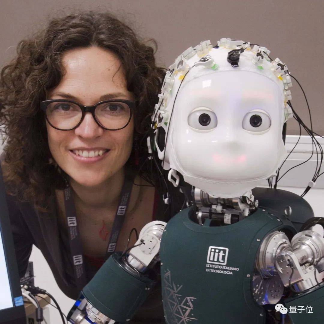 iCub|机器人越像人越好？Science子刊：被人形机器人一直盯着，你会变“蠢”