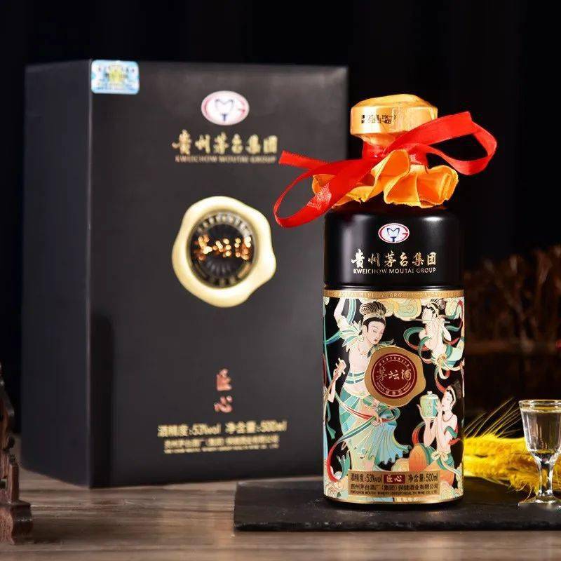 兄弟我来晚了,先自罚三杯!