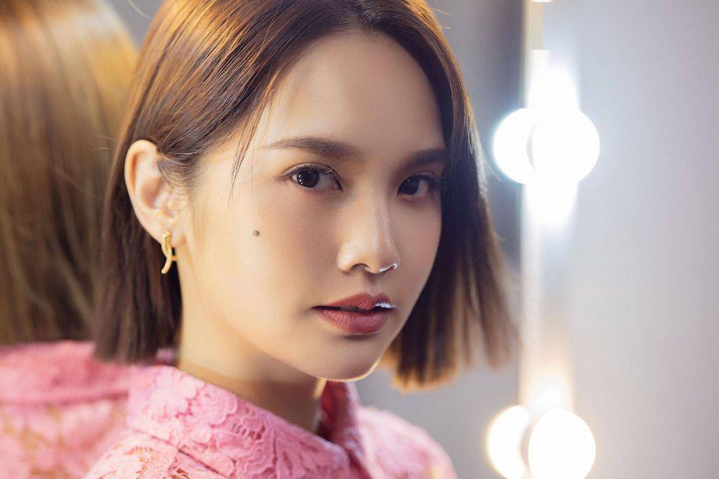 杨丞琳 杨丞琳大湾区中秋晚会写真 连换两套look精致有型