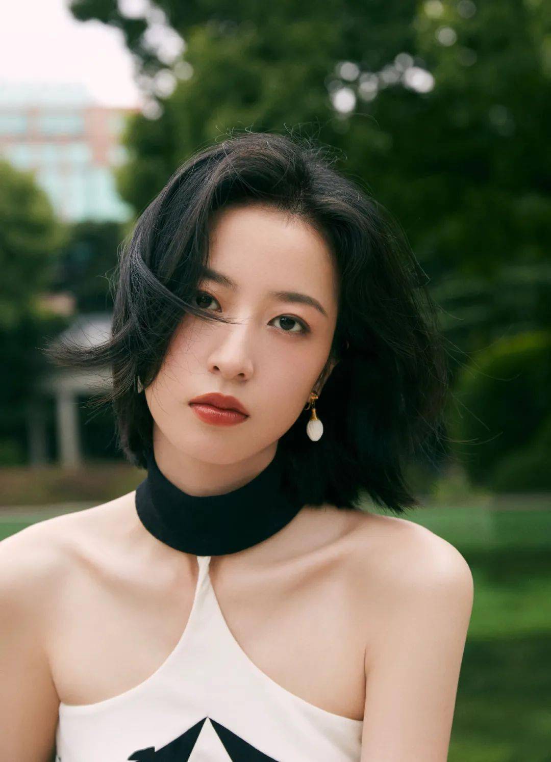 发型半个娱乐圈都在剪的短发，竟是“胡八一”同款！