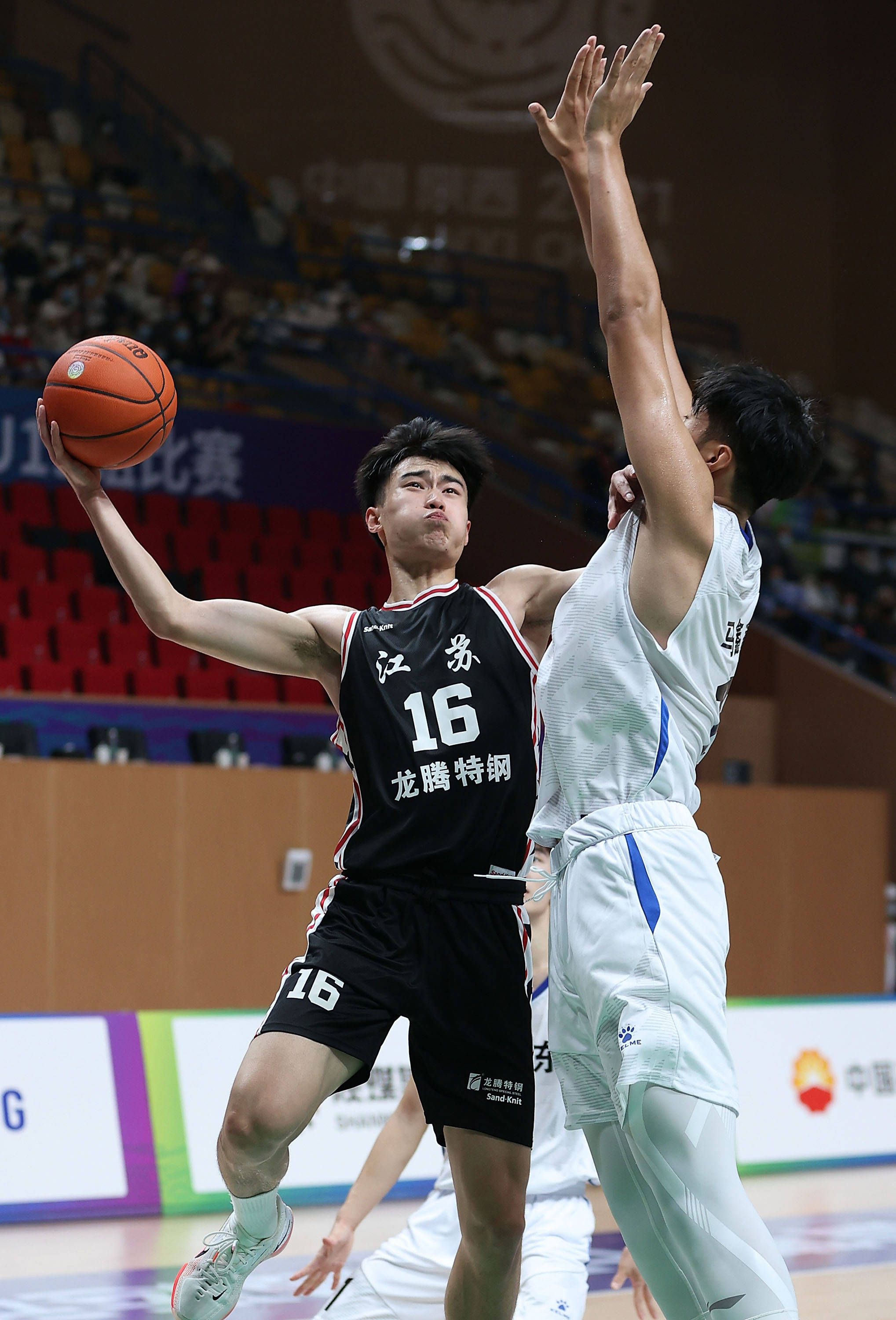 篮球五人制男子19岁以下组江苏队获铜牌