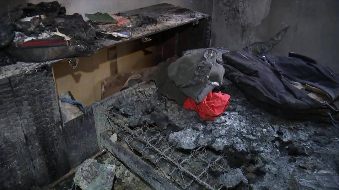 群租房火烧3保安勇救2租客房东该不该罚