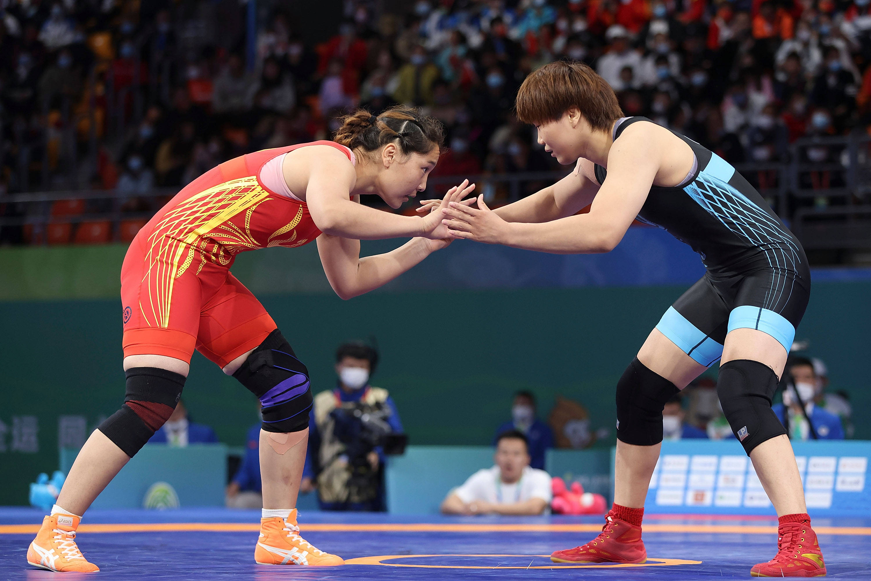 摔跤女子自由式76公斤级内蒙古队选手钱德根查干夺冠
