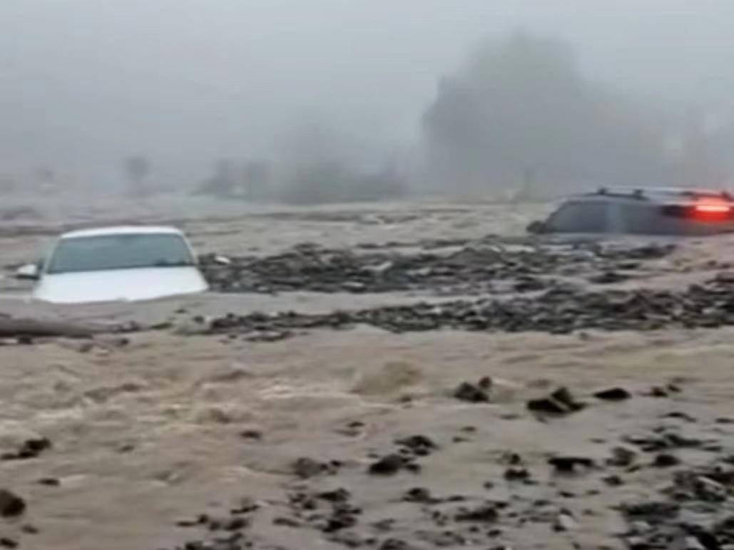 泥石流|强降雨引发山洪泥石流 河南一景区附近数辆汽车被埋