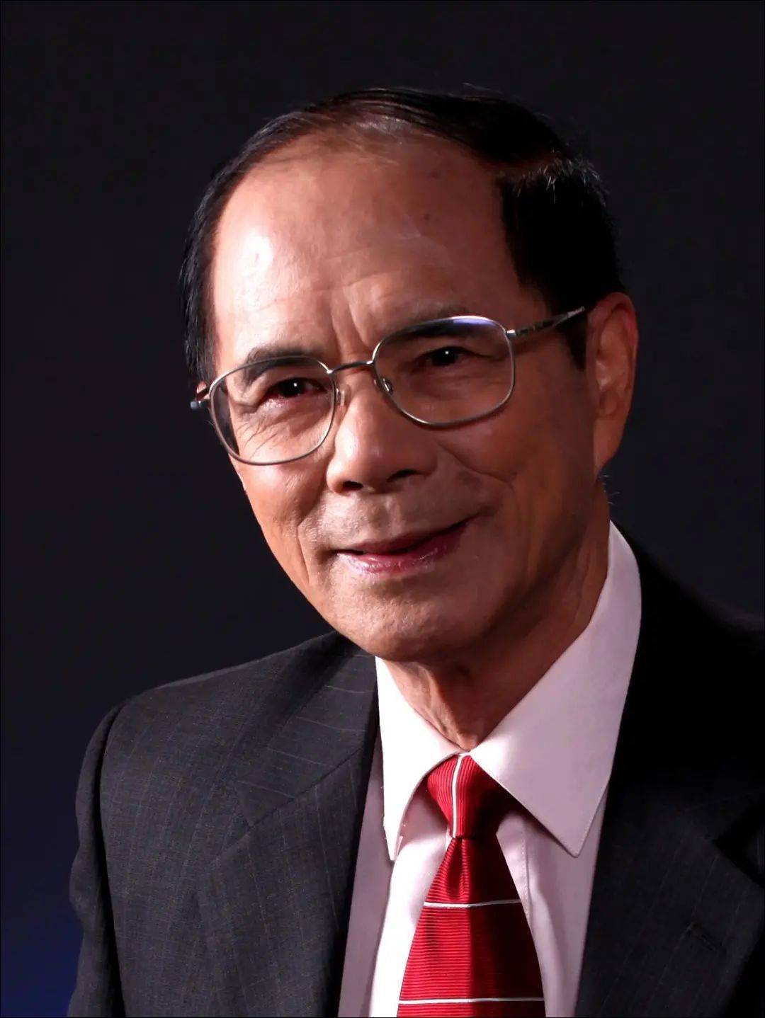 人:解放军总医院第五医学中心 全军中医药研究所 肖小河所长报告题目