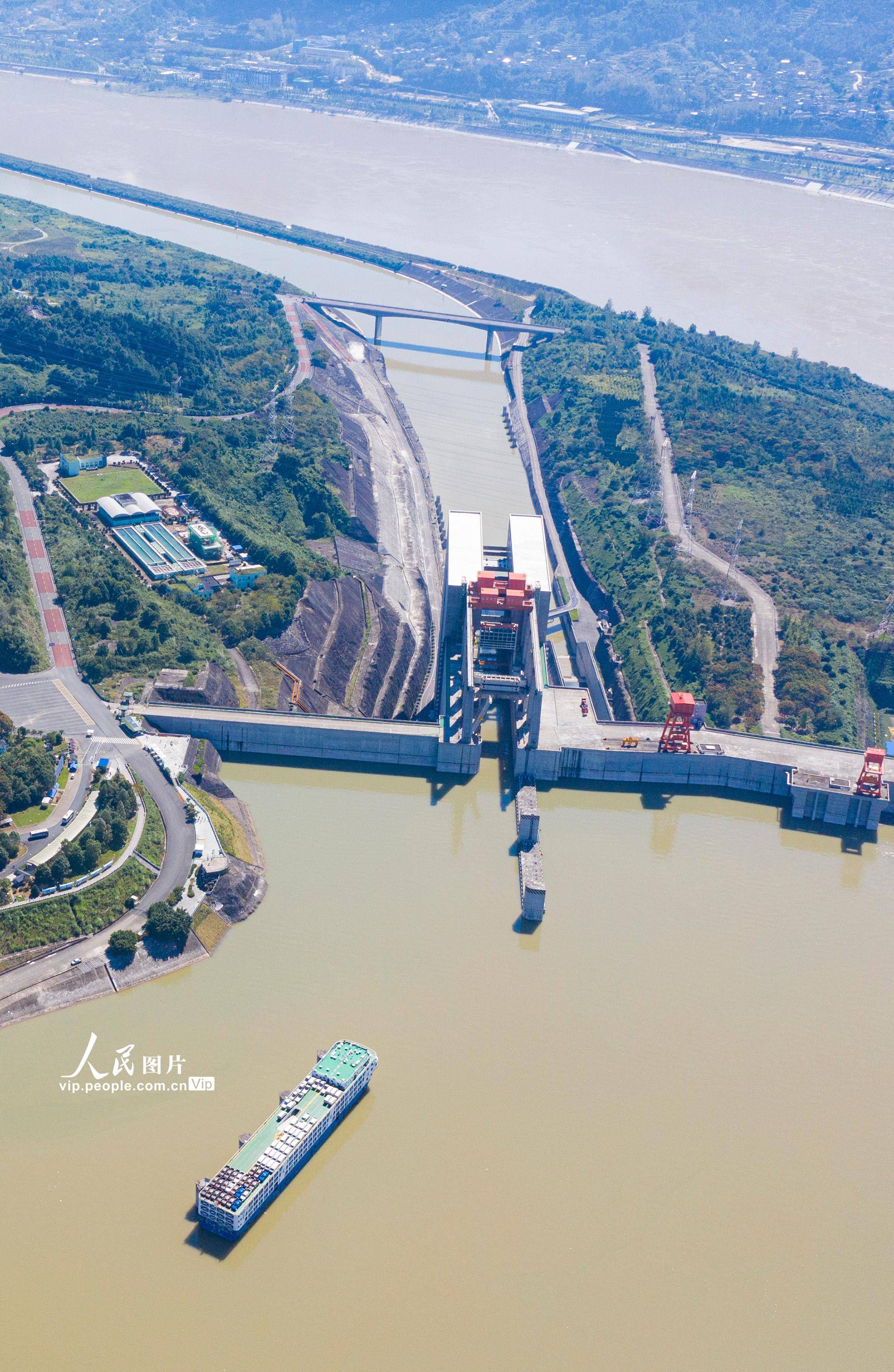 湖北宜昌三峽升船機首次停航檢修完成恢復通航