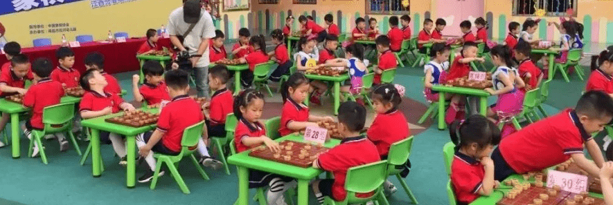 因为|每次送娃上学感觉自己像个人贩子？上学就哭的娃可以不上幼儿园吗？