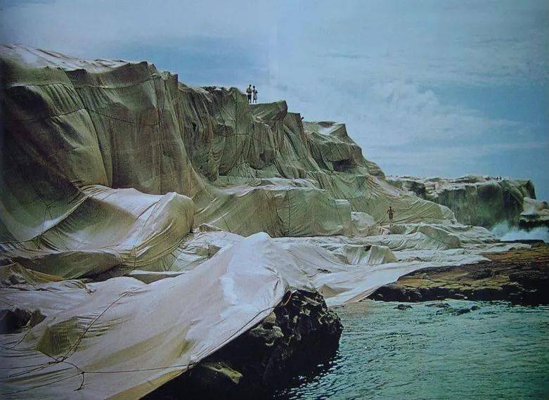 《被包裹的海岸》克里斯托与珍妮 1969年