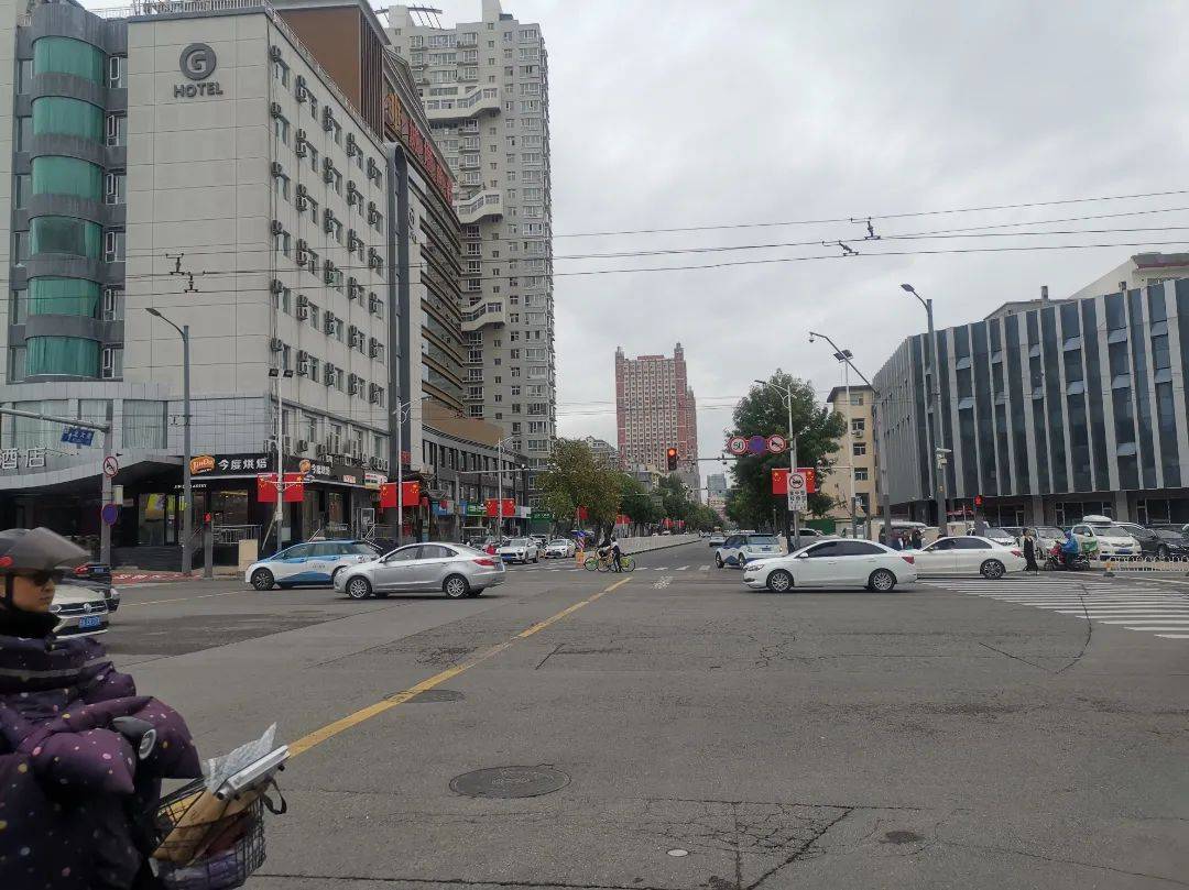 太原杏花岭区街头浓浓的国庆氛围,你感受到了么?_坝陵桥街道