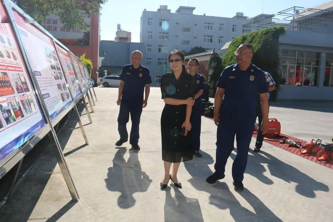 9月27日,市委宣传部副部长,市文明办主任范红玉同志带领测评组到保山