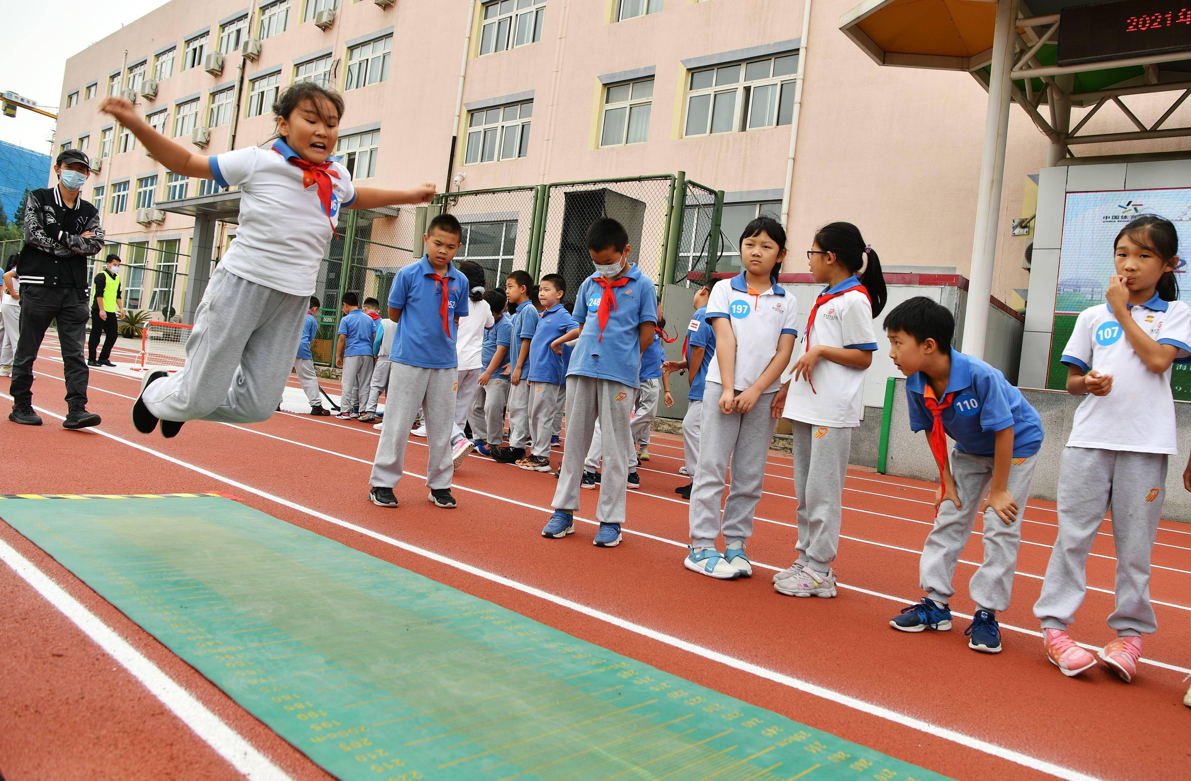 健身馆搬到学校?看小学生如何解锁运动新姿势