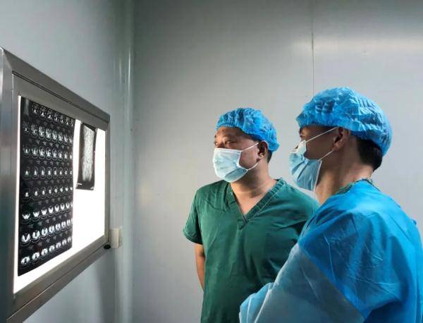 病因|长沙大叔突发腰痛半夜被紧急送医，病因竟只是一颗黄豆大小结石