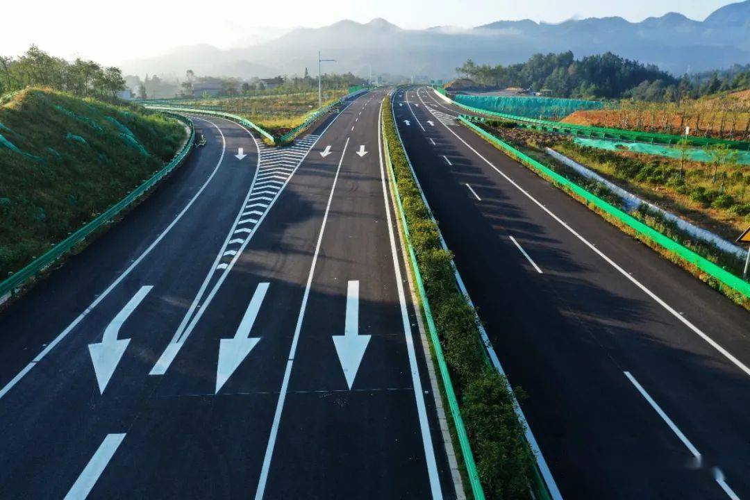 池祁高速池州至石台段正式通车运营