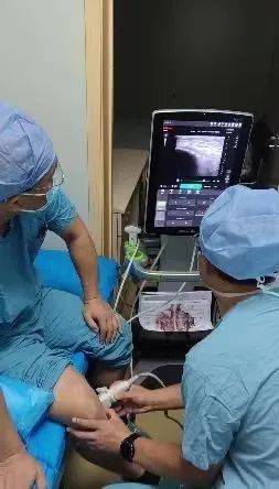 网友|冲上热搜！青岛一医生变身“钢铁侠”！网友：受过伤，真的知道这个疼……