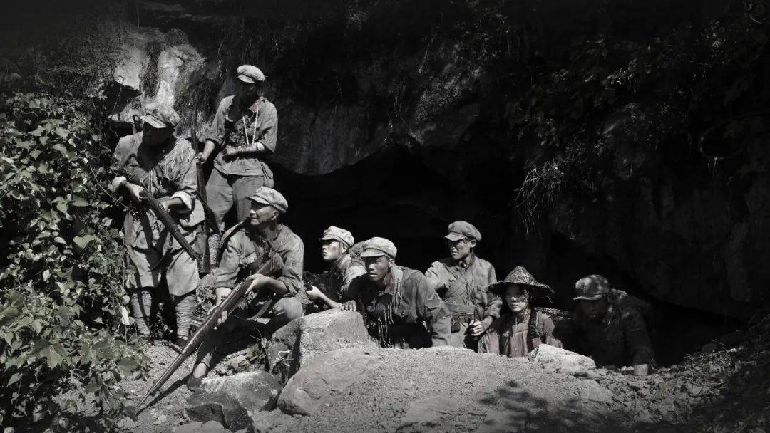 角色|从巩俐手中接过3座“天坛奖”奖杯，他做对了什么？