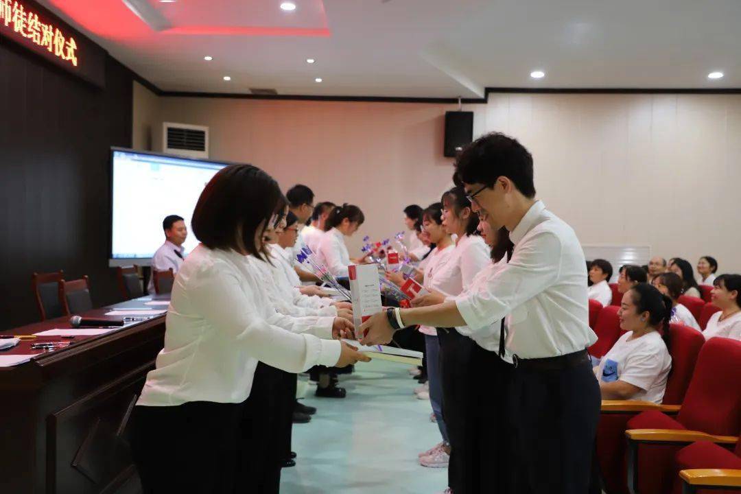 薪火相传 生生不息——高阳中学举行师徒结对仪式