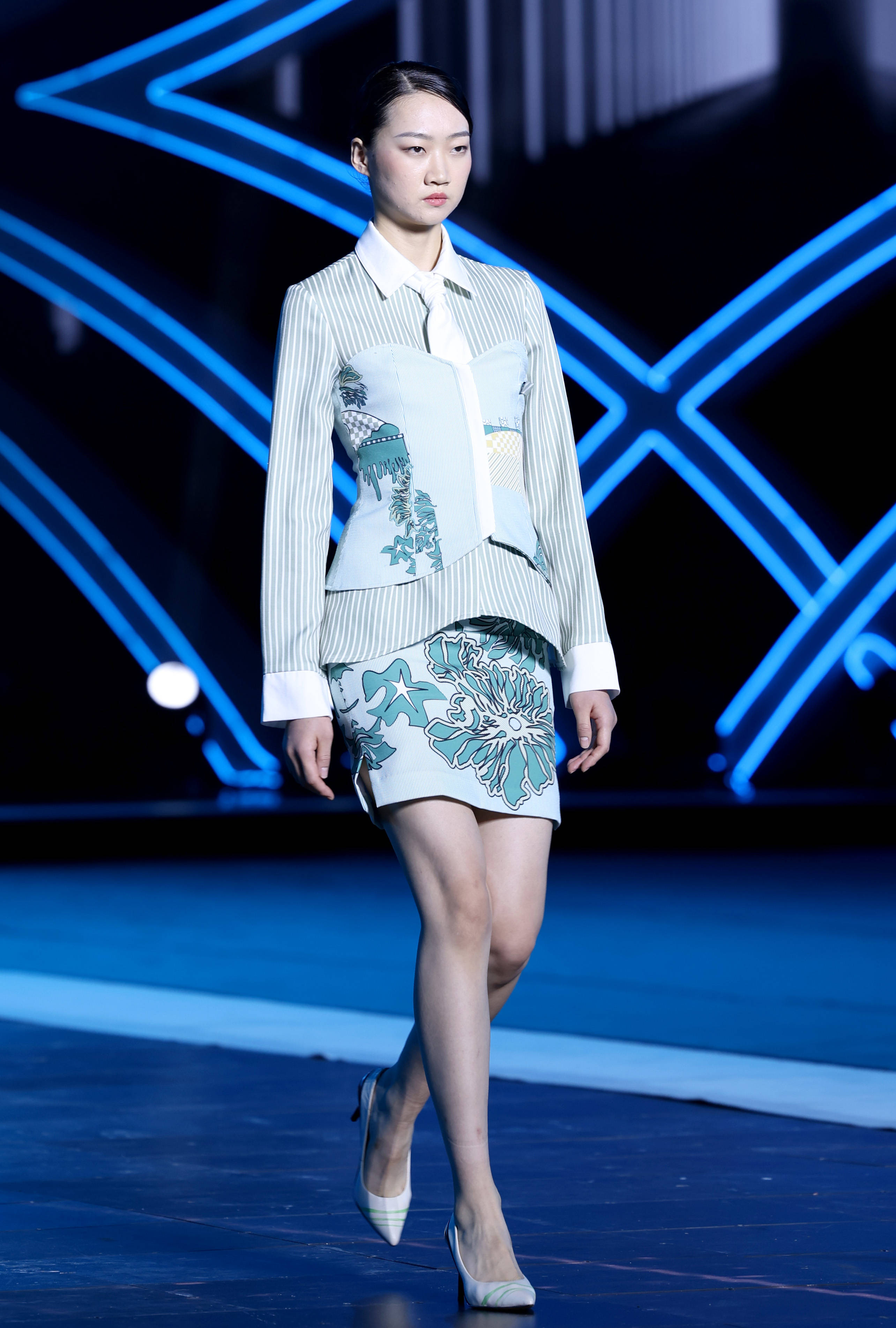 中国新生代时装设计大奖颁奖典礼在威海举行