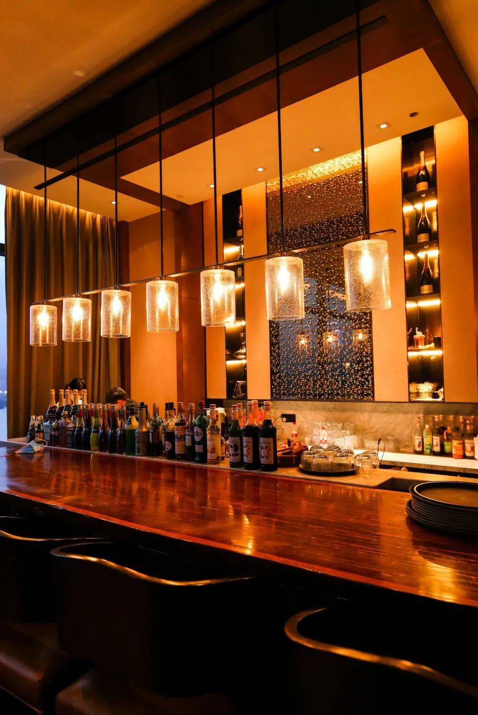 "这家蓝带露天餐厅终于开了,福州还没有!